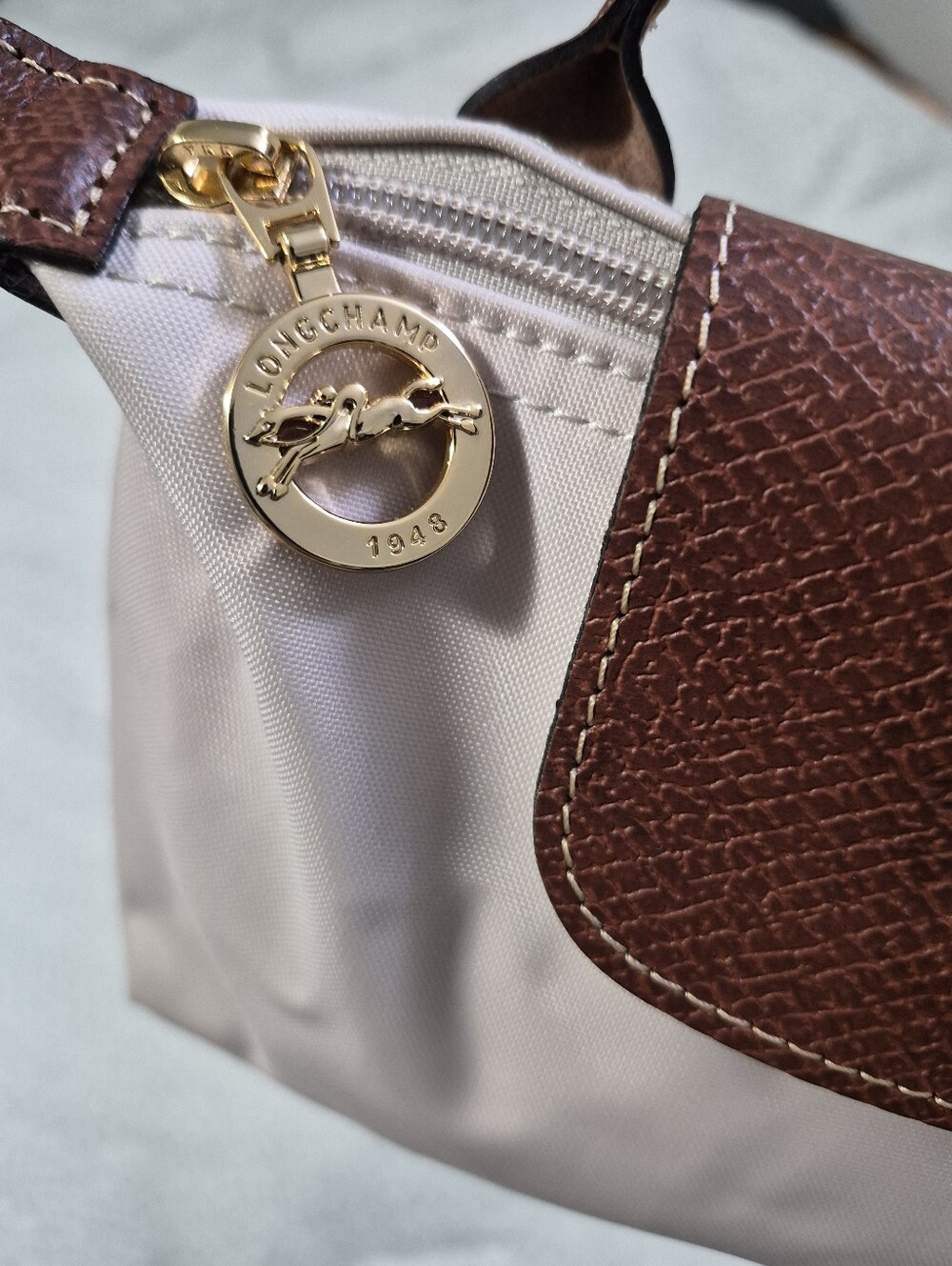 Longchamp Le Pliage Pouch - Picture 6 of 7
